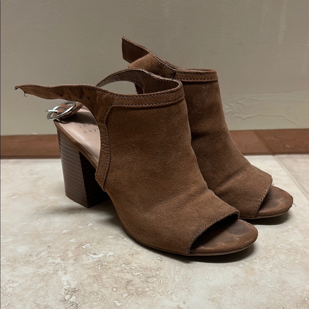 Brown Suede Open-Toe Block Heel Sandals